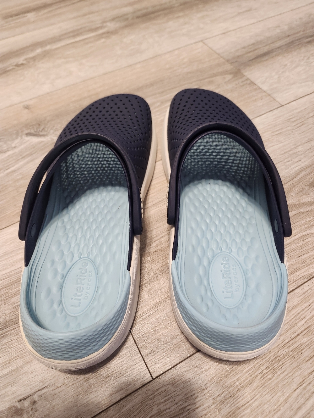 CROCS Lite Ride Clog - Picture 3 of 9